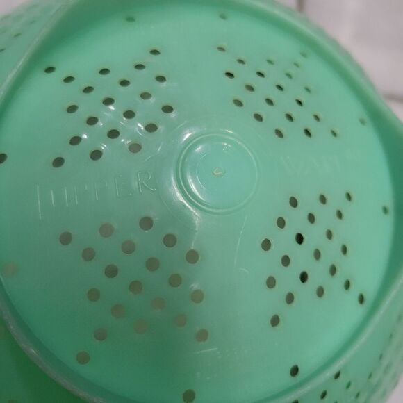 Vintage 3 Quart Tupperware Jadite Green Colander Strainer 339-8 - Picture 8 of 10